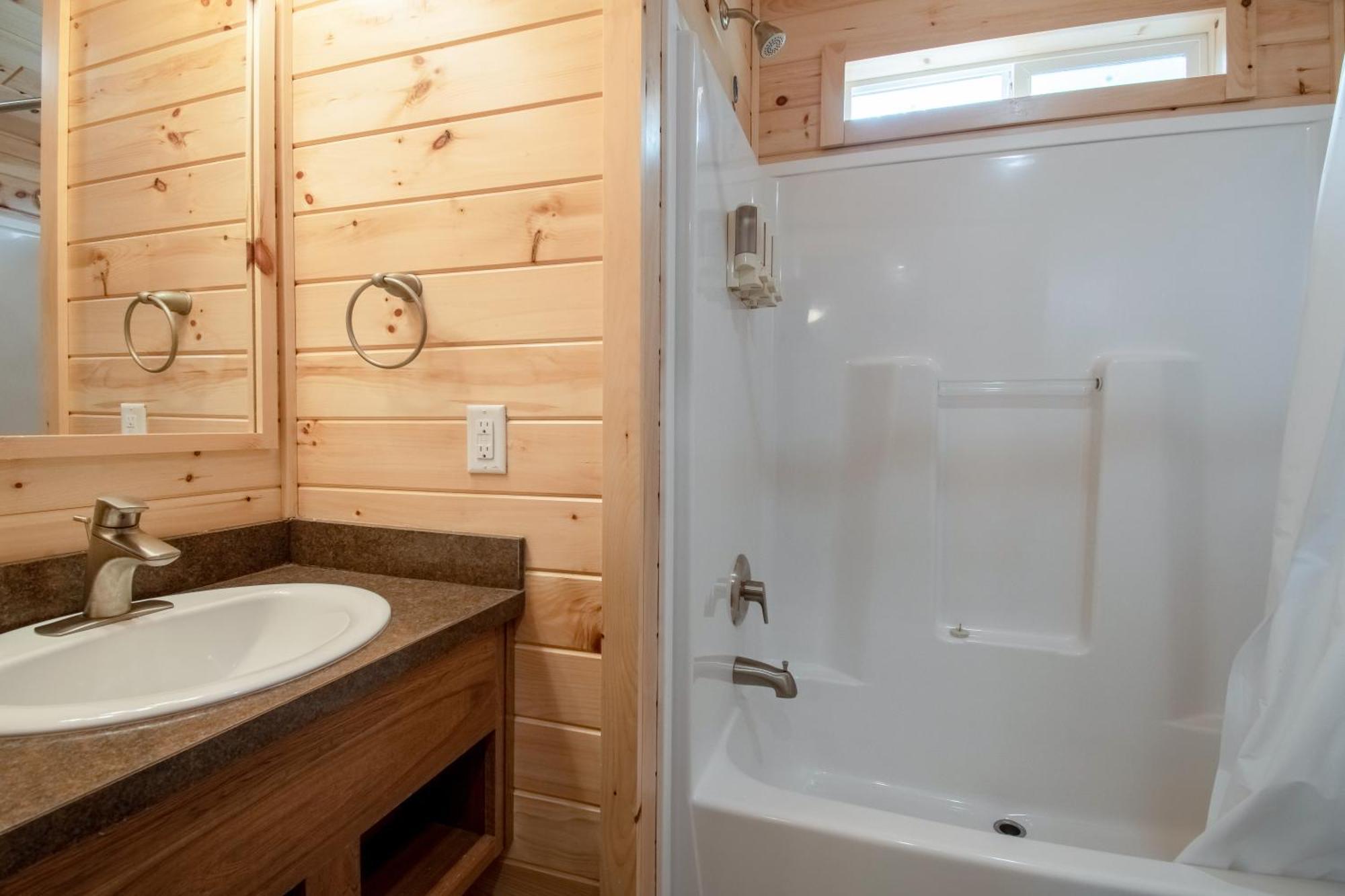 Spring Gulch Cottage 1 Mount Airy Room photo